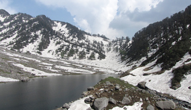 kareri-lake-trekking